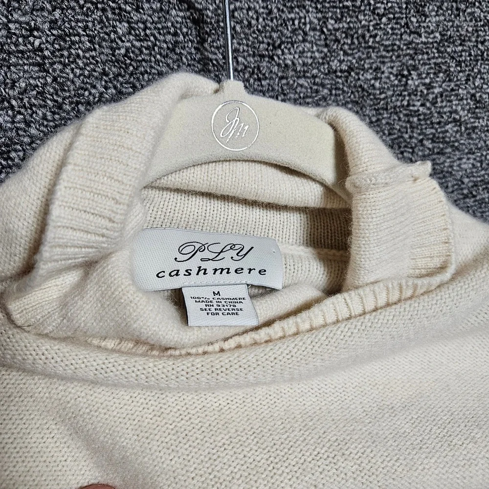 PLY Cashmere Women's M Cream 100% Cashmere Turtleneck Sweater Side Slit Ribbed‎